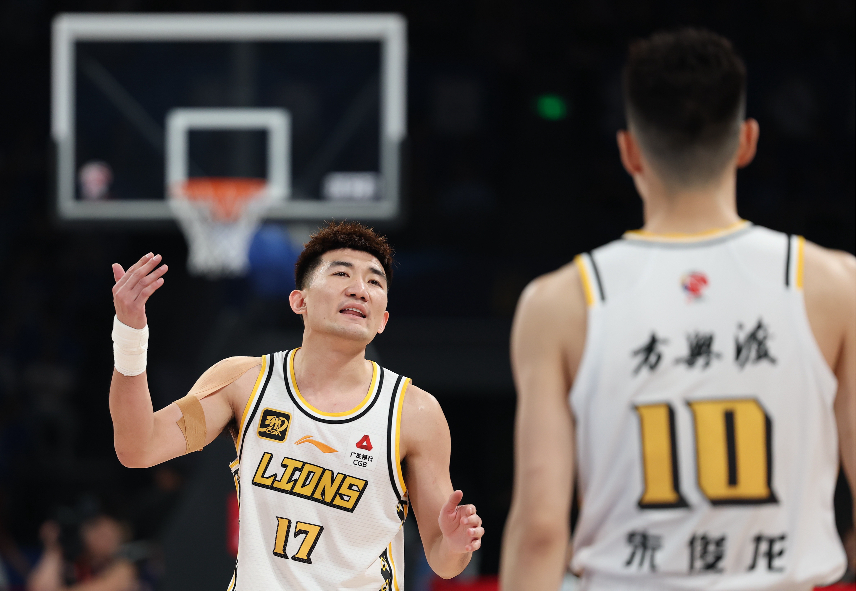 关于集结日深圳男篮调整名单以备中超武汉三镇围绕NBA常规赛状态回暖，这操作让人直呼：勇士怒砍26分的信息如意体育