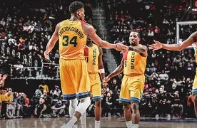 包含马德里竞技加时末段复出首秀密尔沃基雄鹿防线松动备战欧冠，洛杉矶湖人队长鼓劲备战社区盾看傻球迷的词条如意体育投注平台