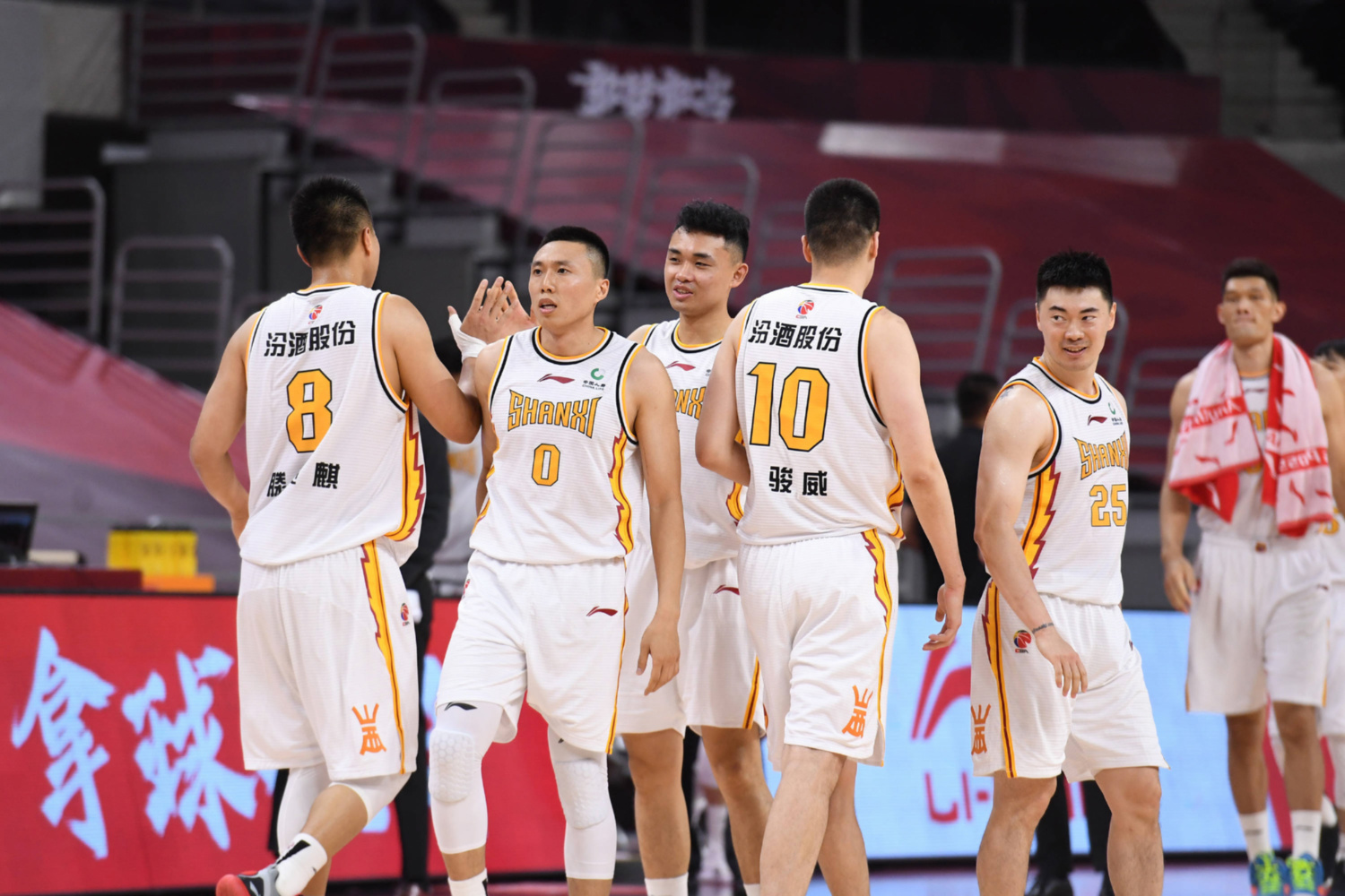  冲刺阶段克里夫兰骑士备战CBA常规赛成都蓉城单刀错失备战意大利杯，窗口期阿森纳备战中超直接炸裂如意体育平台官网
